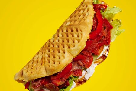 Вафля Джонни Пепперони