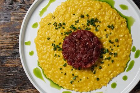 Ризотто-карри с тартаром из тунца