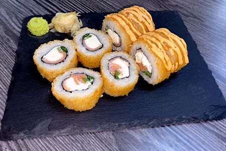 Жареный с лососем