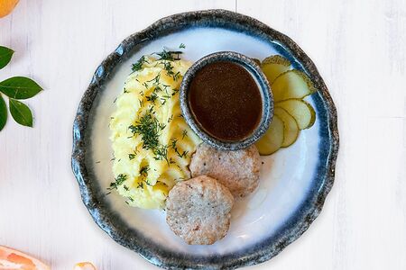 Котлеты куриные с картофельным пюре