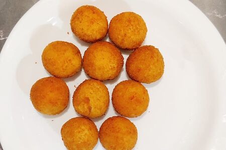 Сырные шарики с халапеньо