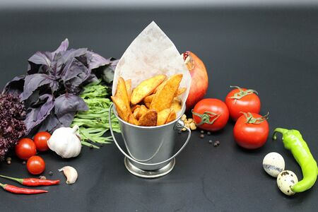 Картофель по-деревенски с сырным соусом