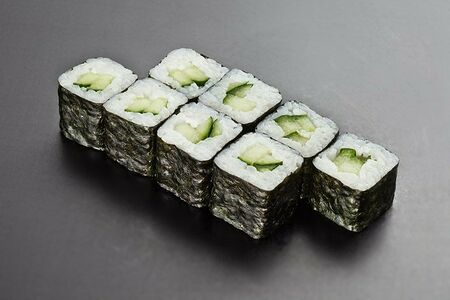 Ролл с огурцом