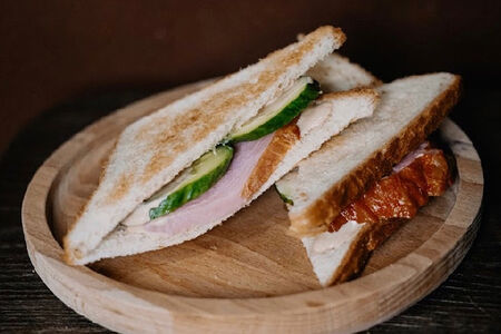 Сэндвич с карбонадом