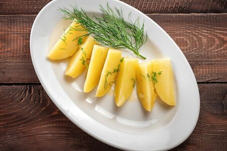 Картошка отварная с маслом и зеленью