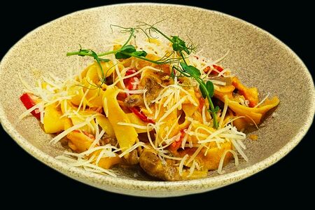 Феттуччине с говядиной и перцем