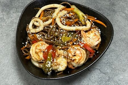 Соба с морепродуктами