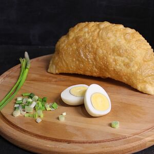 Чебурек Яйцо с зеленым луком и 4 вида Сыра 