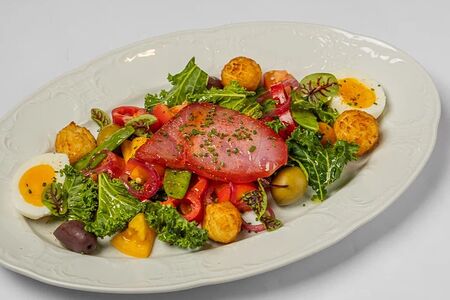 Нисуаз с копченым тунцом