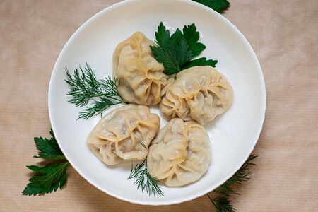 Манты с курицей и сыром (1шт)