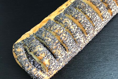 Датская слойка с маком