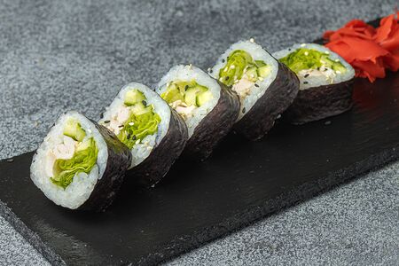 Ролл с курицей