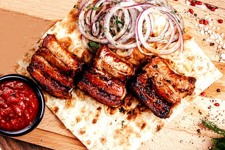 Шашлык из свиных ребрышек