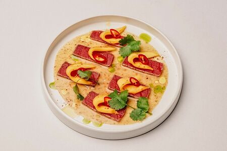 Татаки из тунца с манго