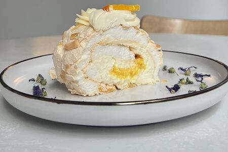 Меренговый рулет апельсин