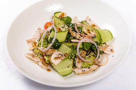 Салат с цыпленком