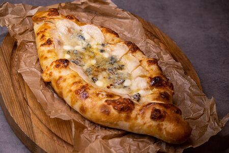 Хачапури с грушей и сыром