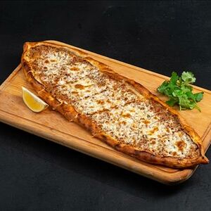 Пиде с рубленой говядиной