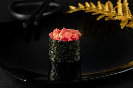 Магуро Спайси гункан