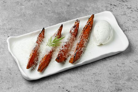 Батат с трюфельной сметаной и соусом терияки