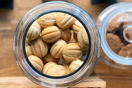 Орешки с вареной сгущенкой