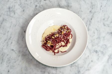 Тосканская паста с красным вином и горгонзолой