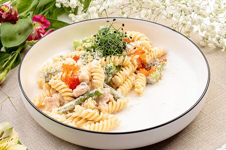 Фузилли с форелью