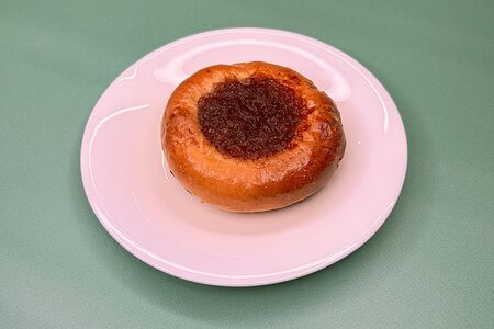 Ватрушка с повидлом