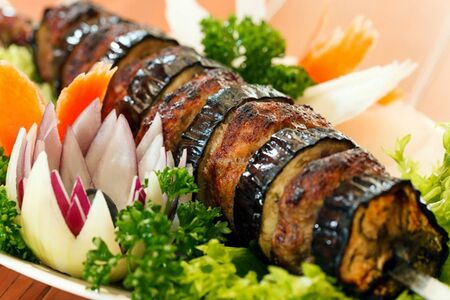 Шашлык из баклажанов на углях