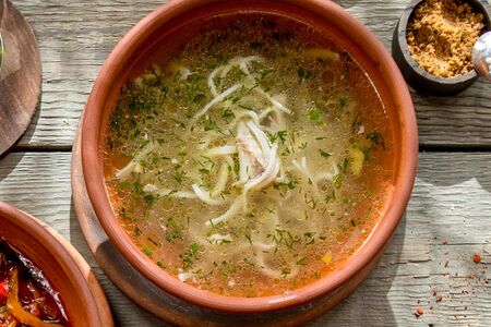 Домашний куриный суп с лапшой