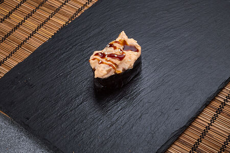 Суши запеченные с окунем