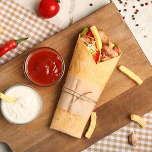 Гирос с курицей в лаваше