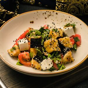 Салат с хрустящими баклажанами