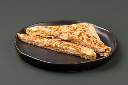 Блинчик гречневый с сыром, яйцом и ветчиной