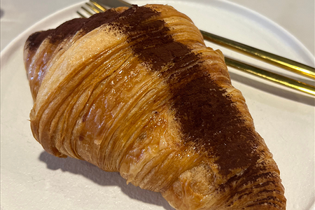 Круассан с шоколадным кремом