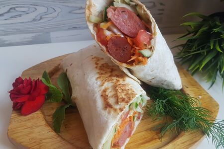 Супер хот-дог в лаваше двойной