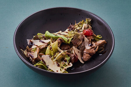 Салат с куриной печенью