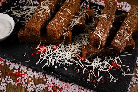 Гренки чесночные