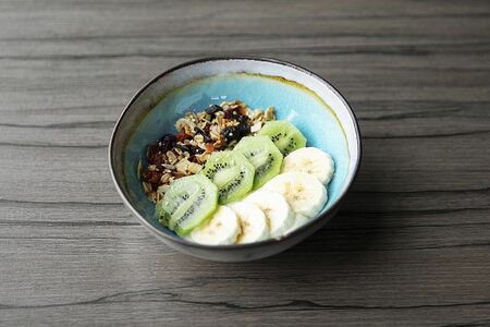 Гранола с фруктовым йогуртом