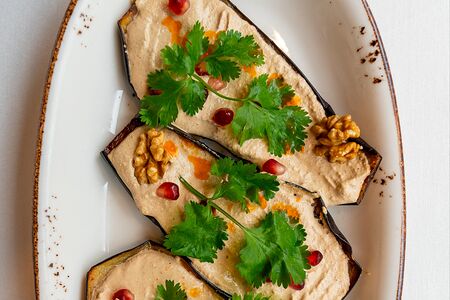 Баклажаны с грецким орехом