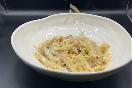 Пенне с копченым лососем