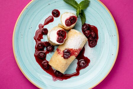 Блинчик с вишней