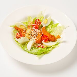 Салат Цезарь с курицей