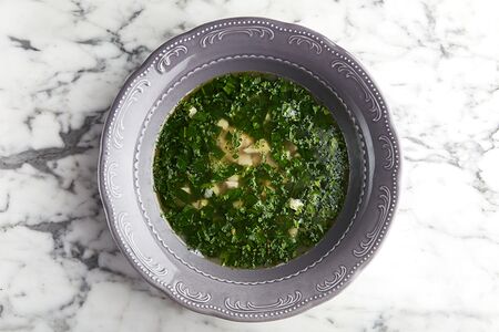 Домашний куриный суп с пастой и шпинатом