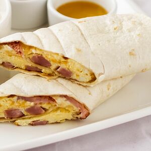 Ролл с омлетом, ветчиной и сыром