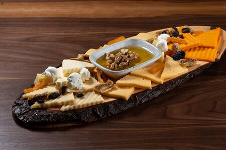 Европейская сырная тарелка (Peynir Tabagi Avrupa)