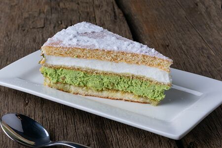 Торт фисташковый бисквитный