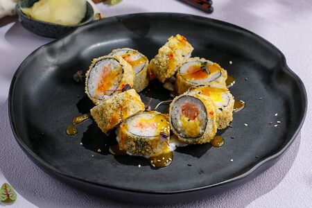 Ролл Лосось-манго