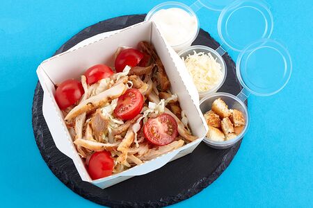 Салат Цезарь с курицей