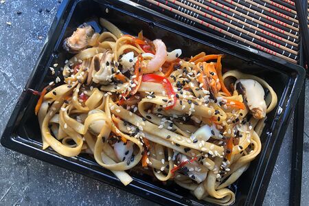 Удон с морепродуктами